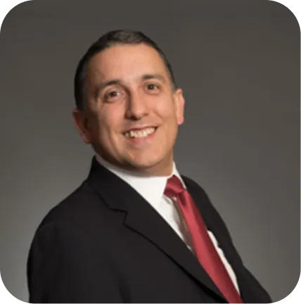 Sr. Carlos Aldana - Vicepresidente Senior, Finanzas Corporativas